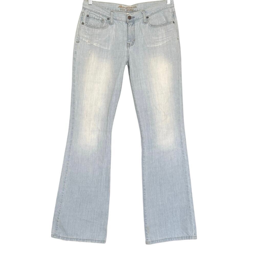 Abercrombie & Fitch Women’s 10L Straight jeans Distressed Raw Hem Light Wash